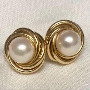 14k Yellow Gold 6mm Pearl Vintage Swirl Stud Earrings